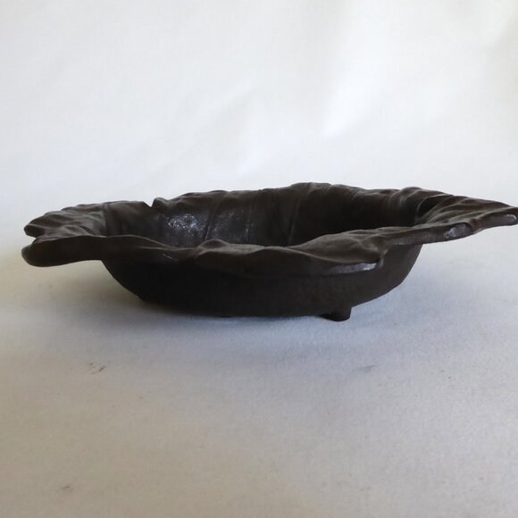 VINTAGE JAPAN JAPANESE CAST IRON LEAF WITH SNAIL DISH METAL DECORATIVE BOWL - Picture 7 of 9